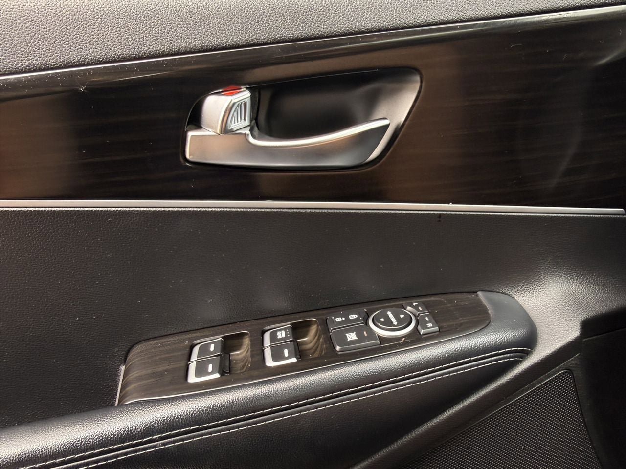 Used 2019 Kia Sorento L FWD image 24