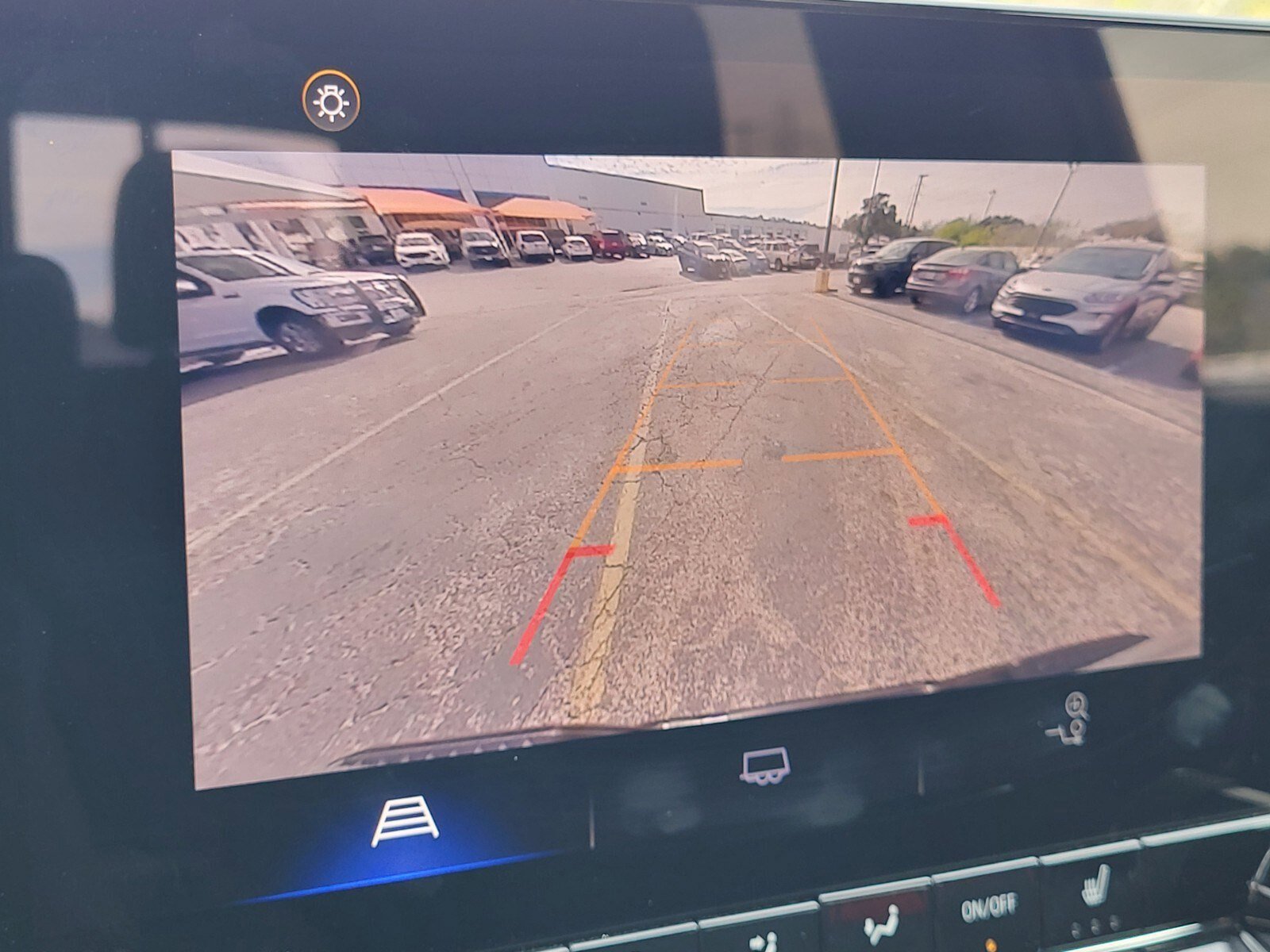 Used 2024 Chevrolet Colorado Z71 w/ Z71 Convenience Package 2 image 17