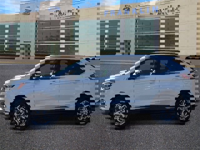Certified 2024 Ford Edge SEL image 4