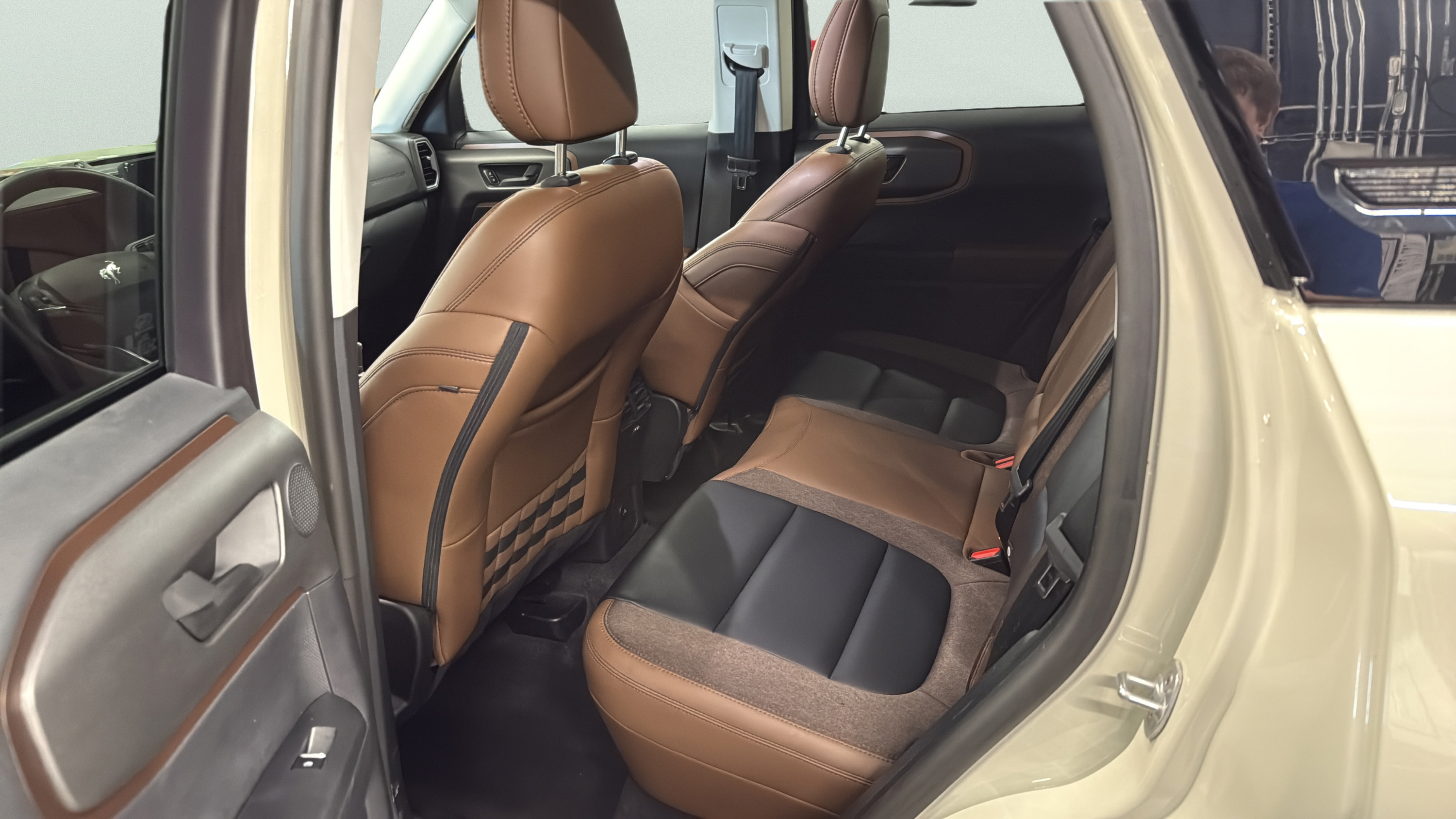 Certified 2025 Ford Bronco Sport Outer Banks w/ Outer Banks Tech Package+ AWD/4WD image 13