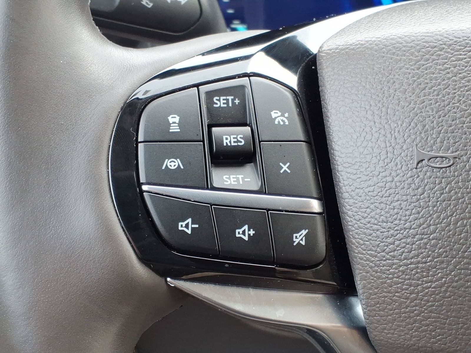 Certified 2023 Ford Explorer Platinum w/ Technology Package AWD/4WD image 19