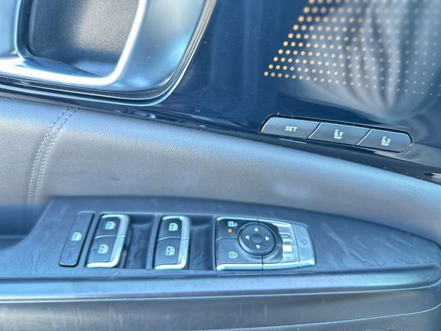 Used 2025 Kia Carnival SX Prestige image 14