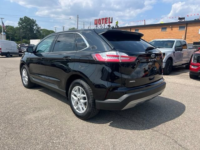 Certified 2024 Ford Edge SEL w/ Convenience Package AWD/4WD image 6