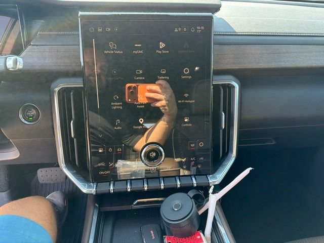 Used 2026 GMC Acadia Denali Ultimate FWD image 12