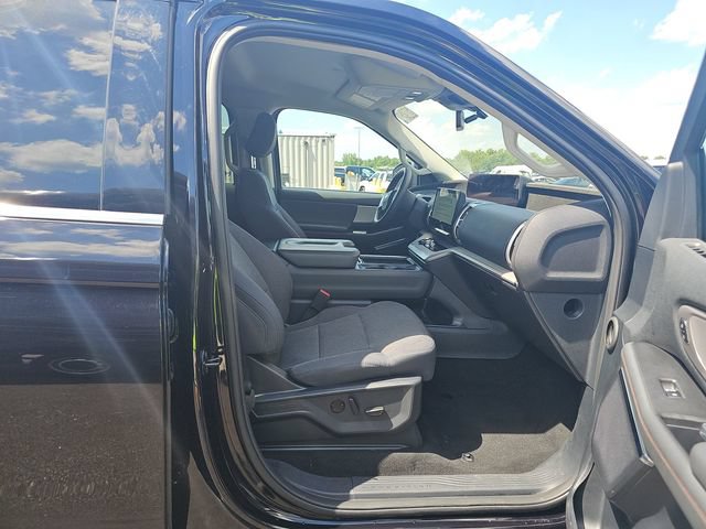 Certified 2025 Ford Expedition Active RWD image 9
