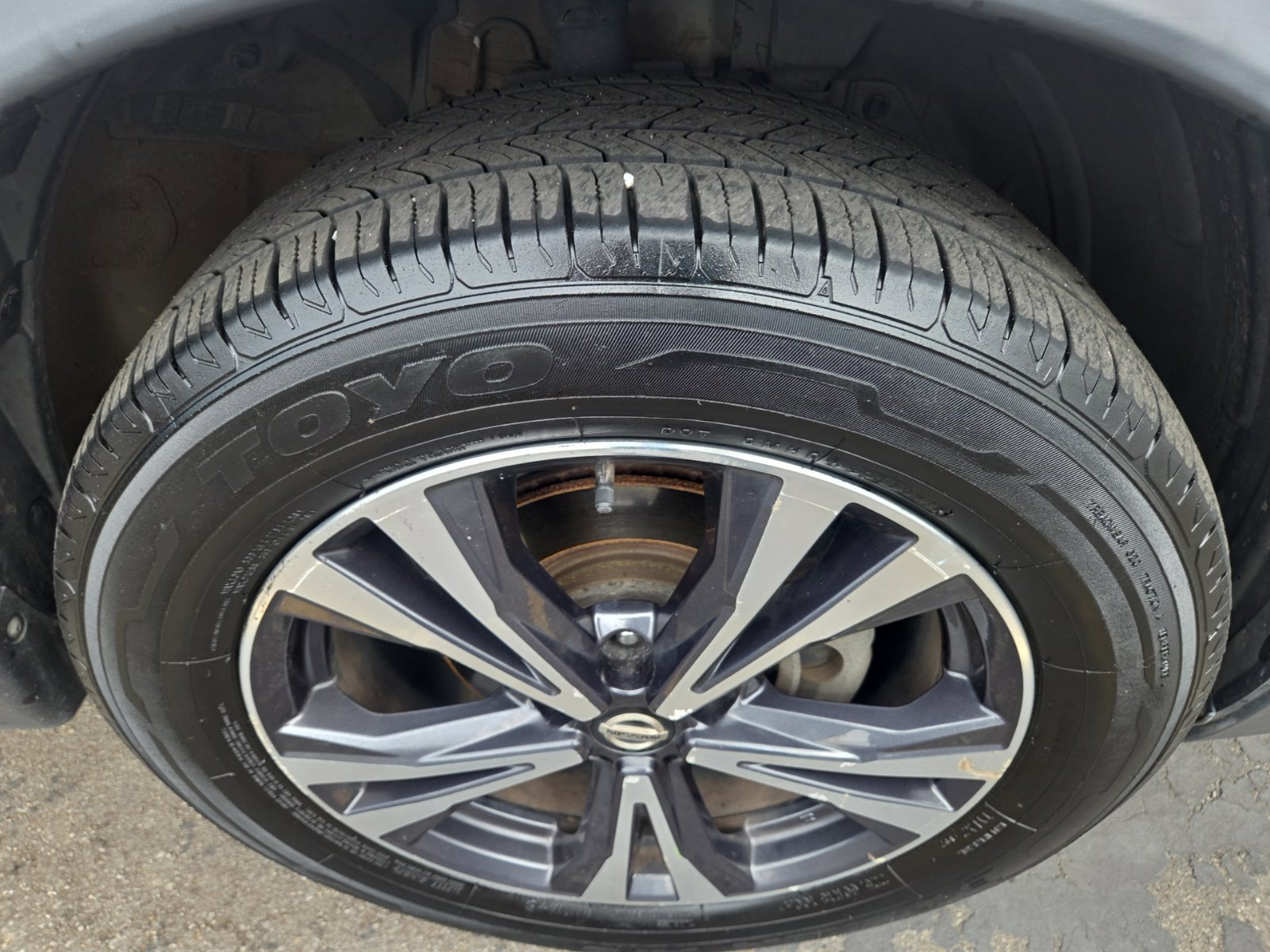 Used 2018 Nissan Rogue SL AWD/4WD image 2