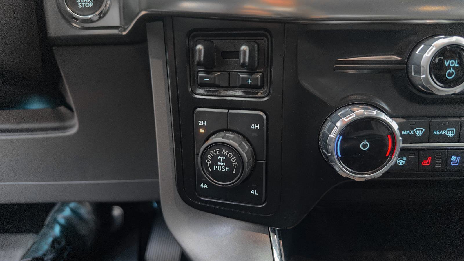 Certified 2023 Ford F150 Lariat w/ Equipment Group 502A High image 23