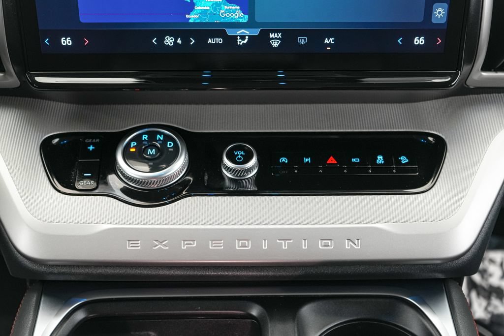 Certified 2025 Ford Expedition Active AWD/4WD image 16