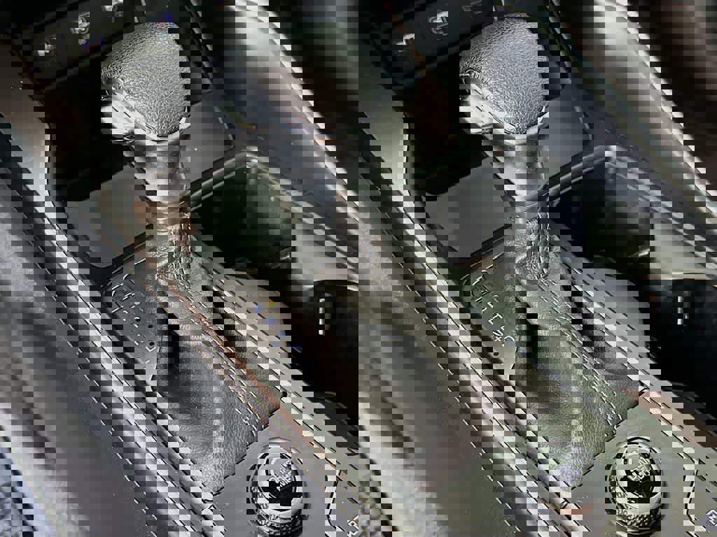 Used 2023 Kia Sorento LX image 22