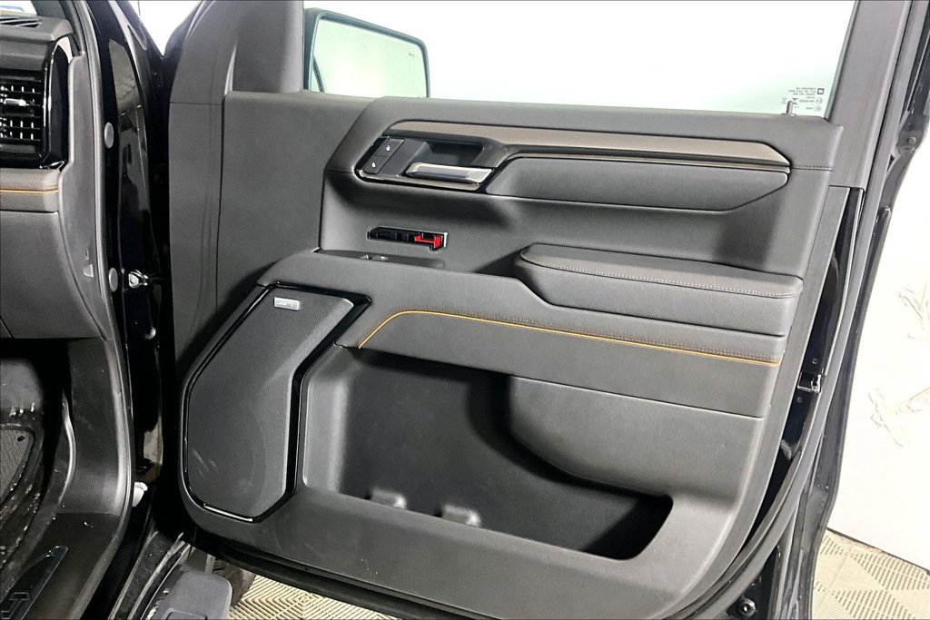 Used 2025 GMC Sierra 1500 AT4 w/ AT4 Premium Package AWD/4WD image 19
