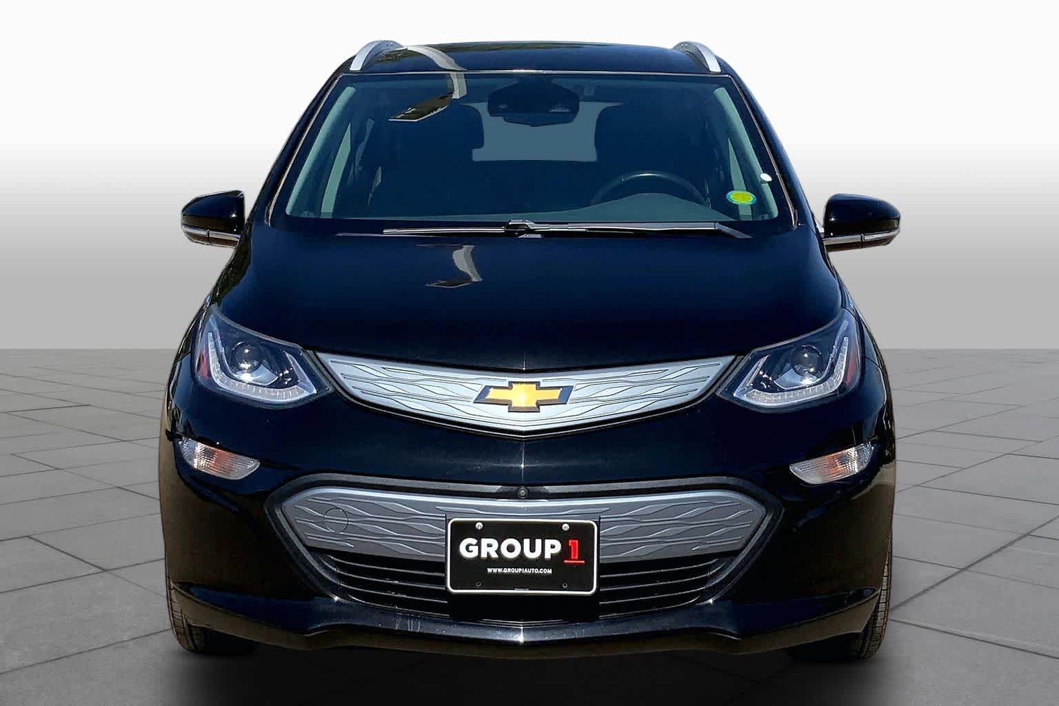 Used 2019 Chevrolet Bolt Premier w/ Infotainment Package FWD image 3