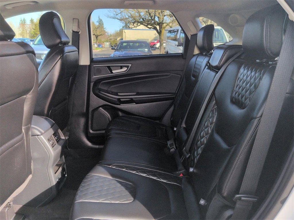 Certified 2023 Ford Edge Titanium w/ Class II Trailer Tow Package image 25
