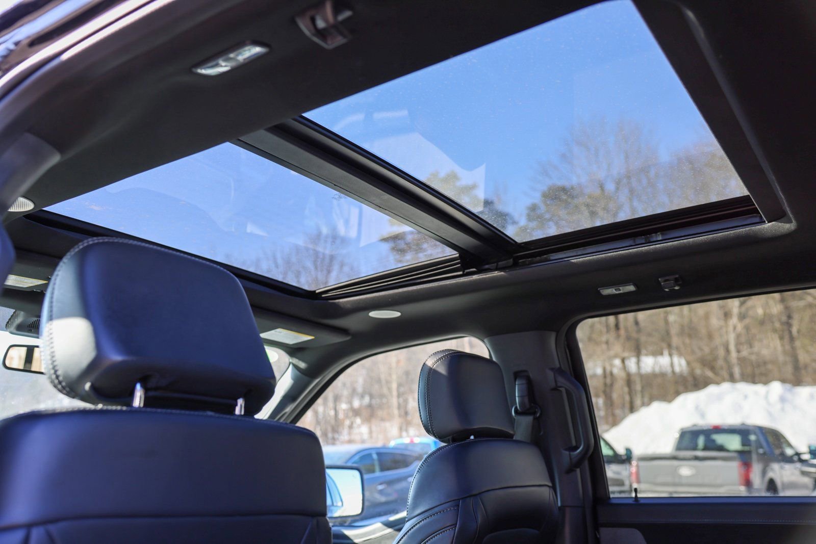 Certified 2023 Ford F150 Platinum w/ Equipment Group 701A High image 18