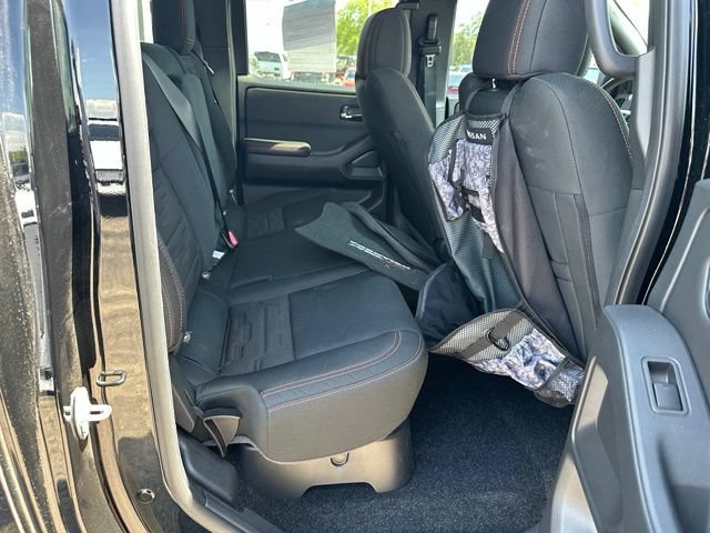 Used 2025 Nissan Frontier PRO-4X AWD/4WD image 11