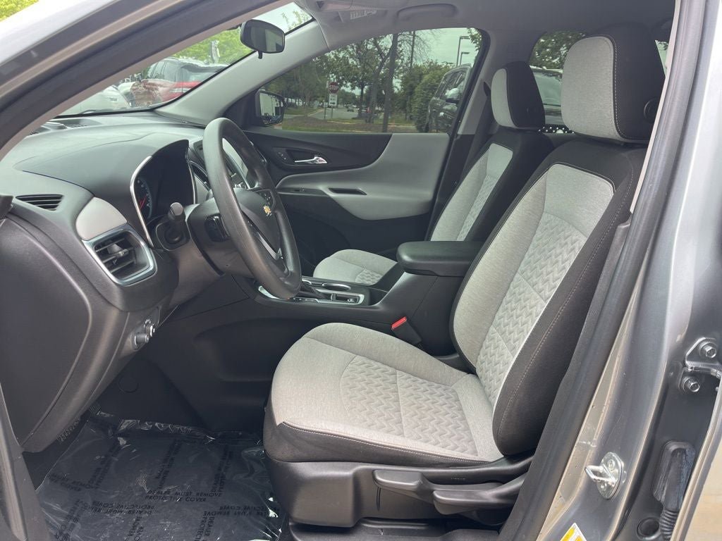 Used 2023 Chevrolet Equinox LS FWD image 23