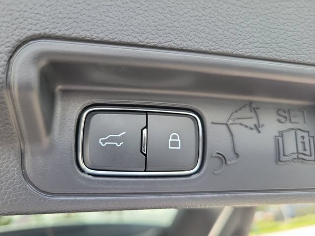 Certified 2025 Ford Explorer ST RWD image 9