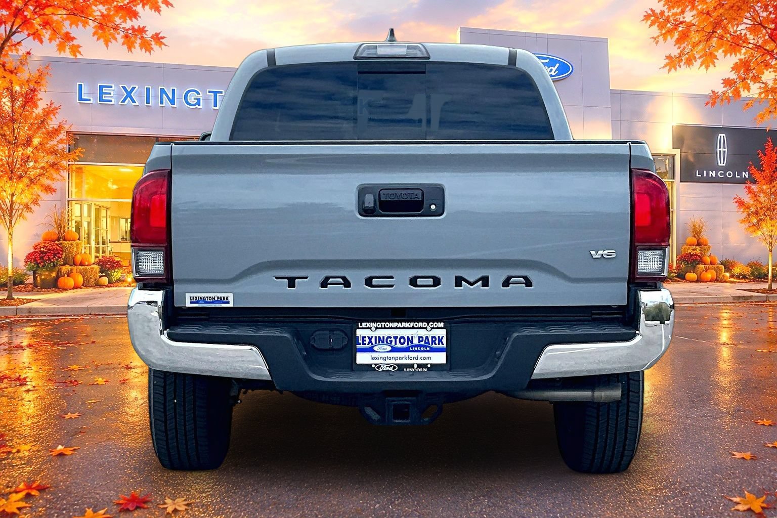 Used 2019 Toyota Tacoma TRD Off-Road AWD/4WD image 6