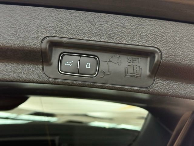 Certified 2020 Ford Explorer Platinum w/ Premium Technology Package image 25