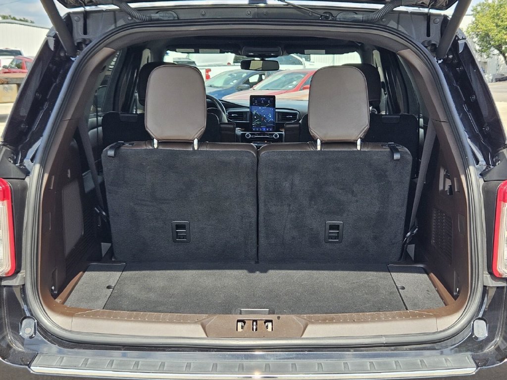 Certified 2022 Ford Explorer King Ranch w/ Premium Technology Package AWD/4WD image 11