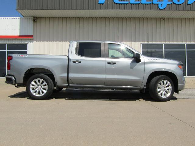 Used 2024 Chevrolet Silverado 1500 Custom AWD/4WD image 2