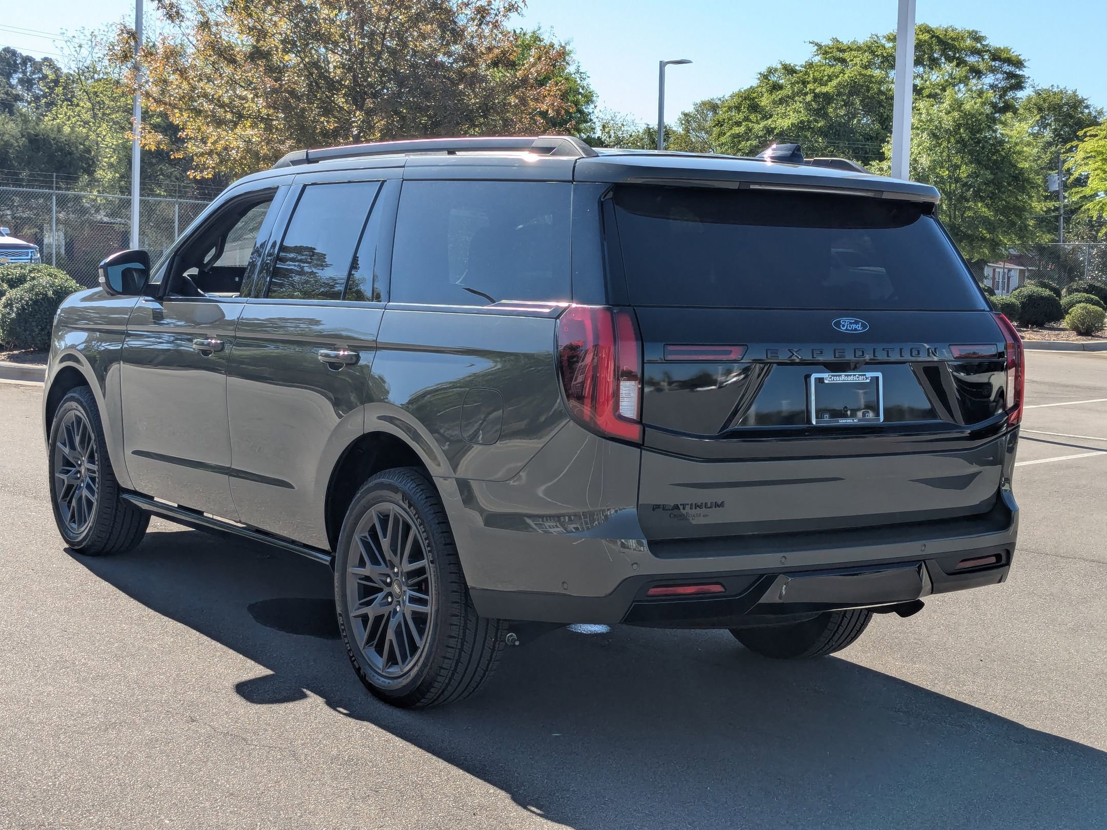 Certified 2025 Ford Expedition Platinum w/ Stealth Performance Package AWD/4WD image 6