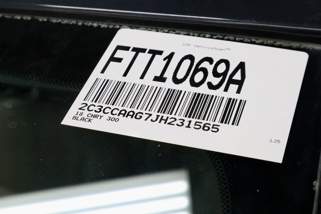 Used 2018 Chrysler 300 Touring L image 35