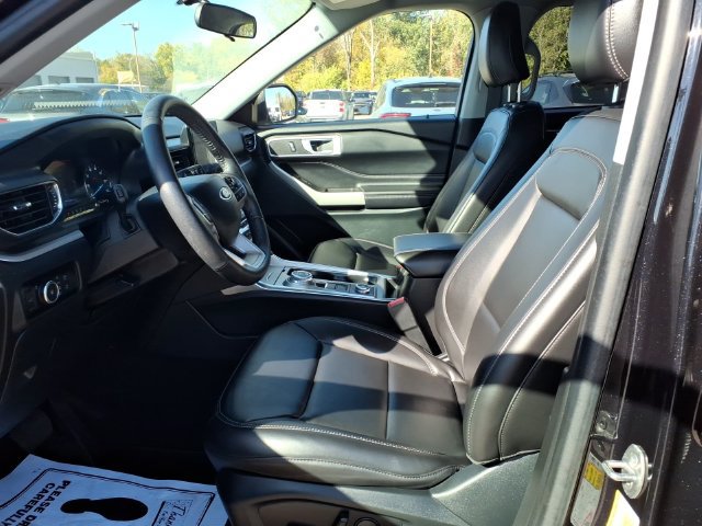 Certified 2023 Ford Explorer XLT w/ Equipment Group 202A AWD/4WD image 13