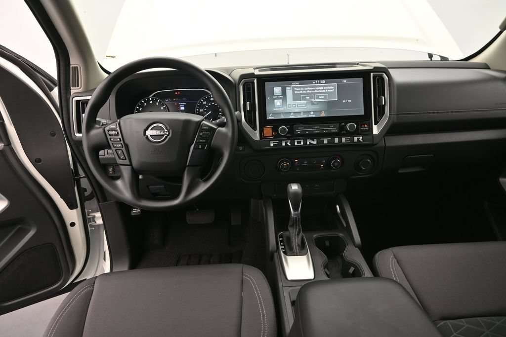 Used 2025 Nissan Frontier SV RWD image 22