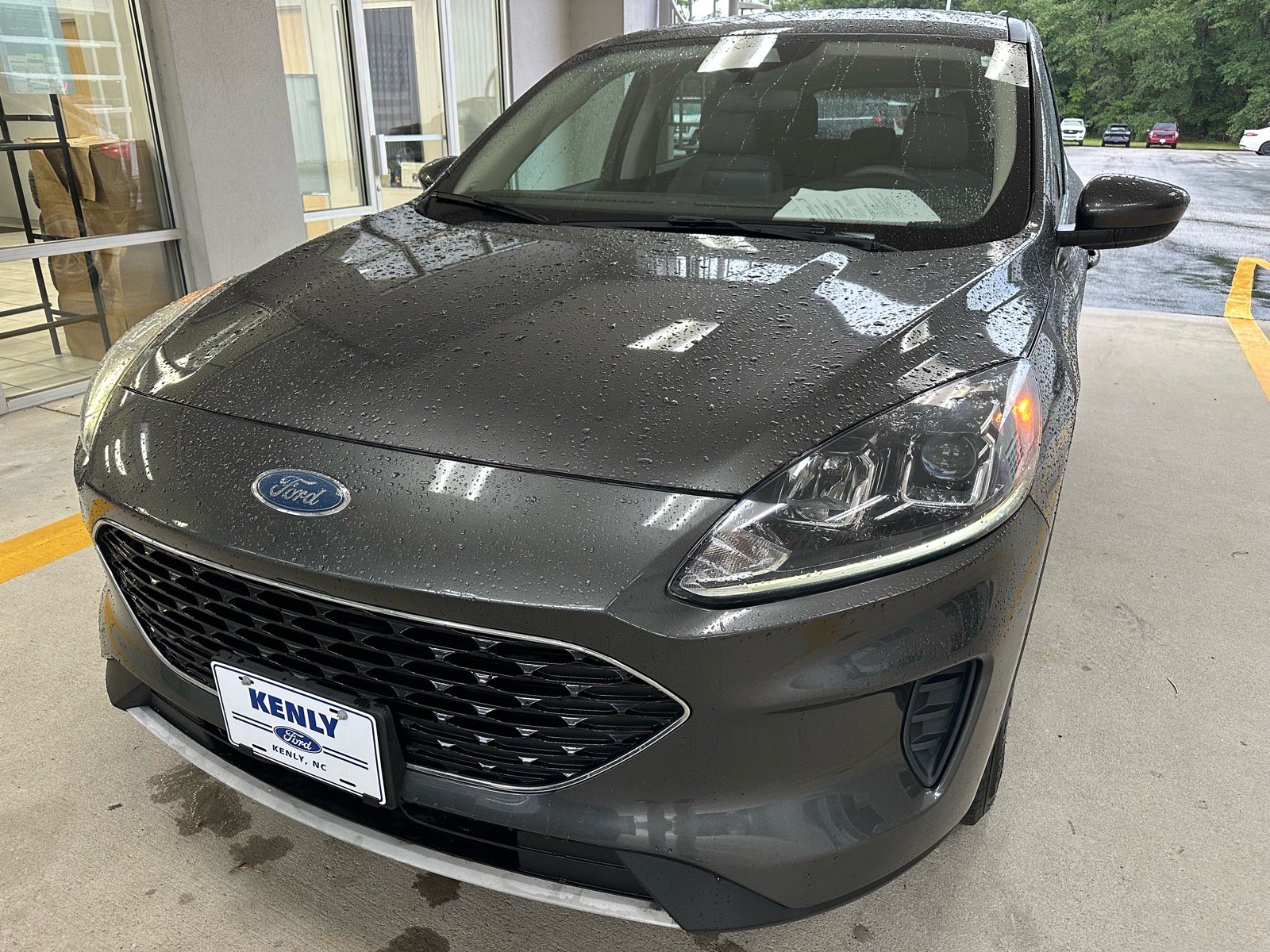 Certified 2020 Ford Escape SE FWD image 1