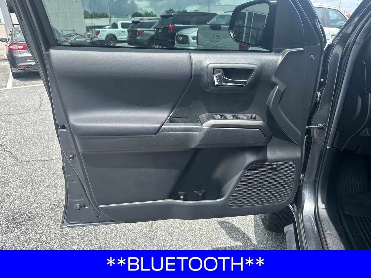 Used 2022 Toyota Tacoma TRD Sport w/ TRD Premium Sport Package RWD image 11
