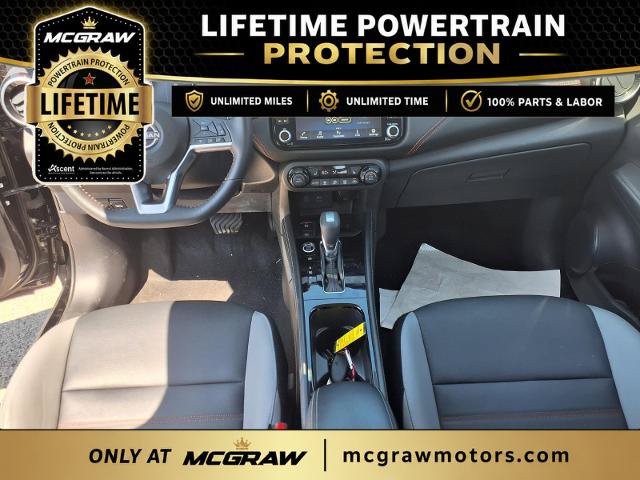 Used 2024 Nissan Kicks SR w/ SR Premium Package FWD image 27