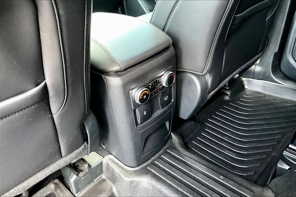 Certified 2024 Ford Explorer Platinum w/ Technology Package AWD/4WD image 12