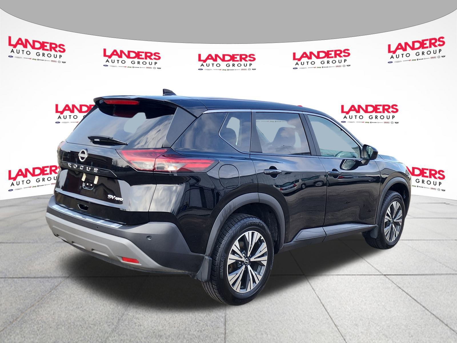 Used 2023 Nissan Rogue SV image 5