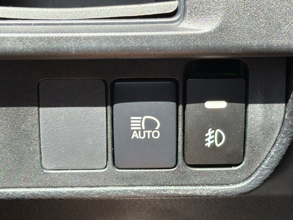 Used 2019 Toyota Tacoma SR RWD image 17