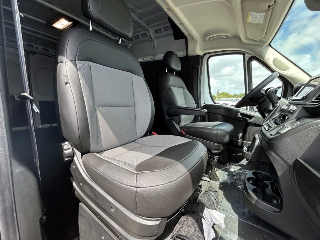 Used 2025 RAM ProMaster 2500 w/ Convenience Group FWD image 24