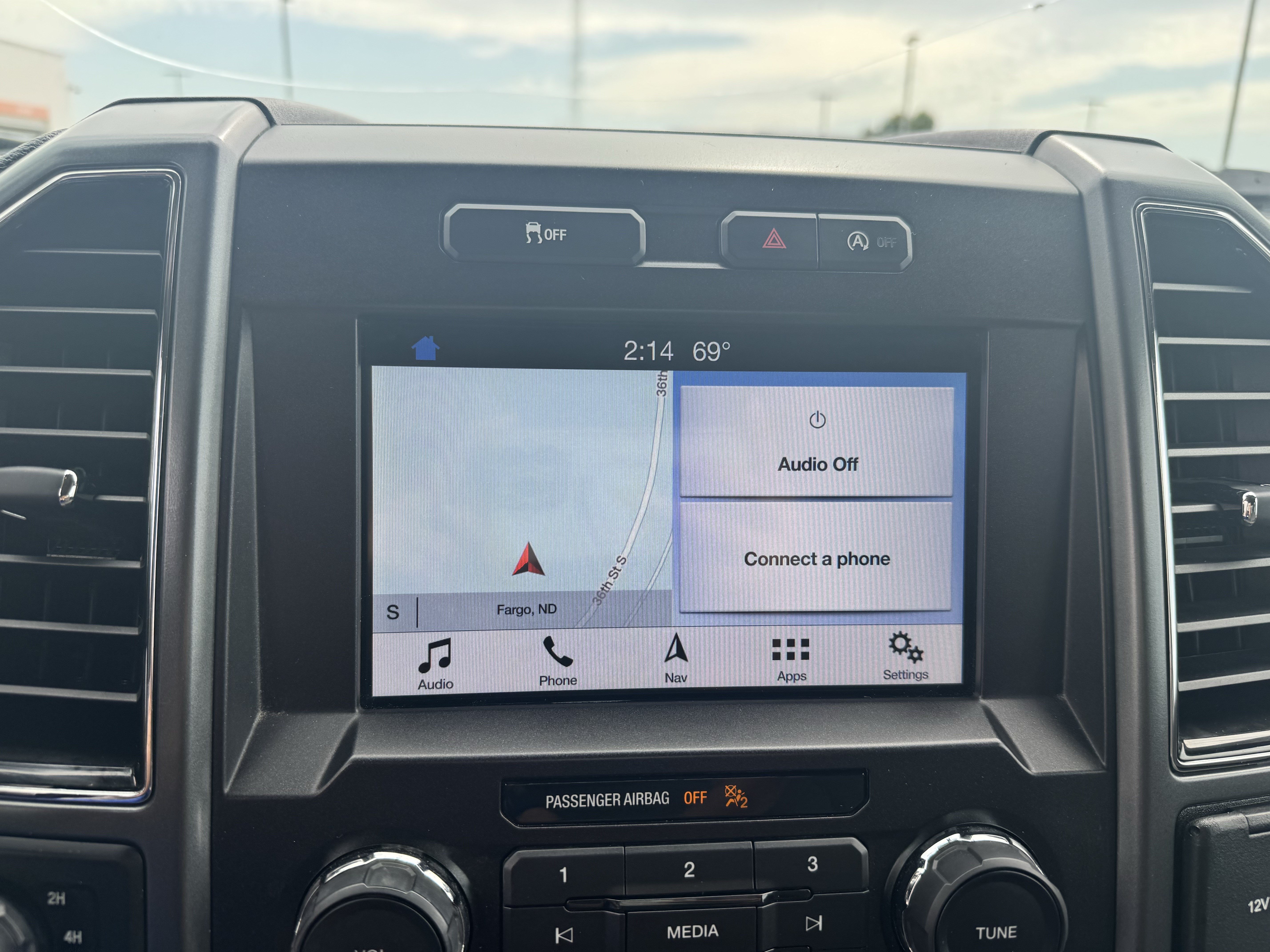 Certified 2018 Ford F150 XLT w/ Equipment Group 302A Luxury AWD/4WD image 15
