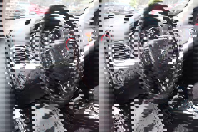 Used 2019 Dodge Journey SE image 15