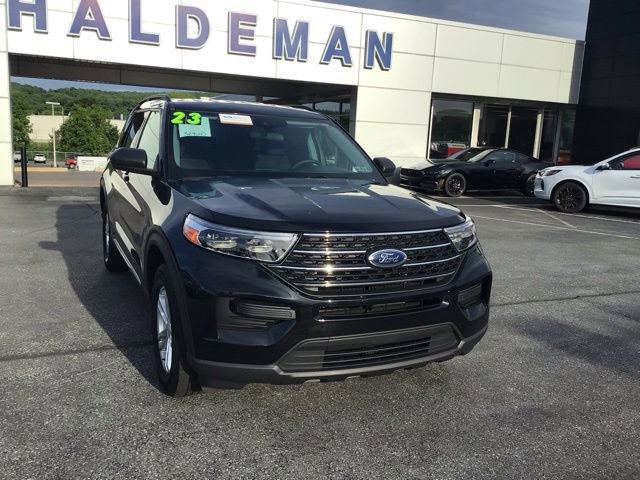 Certified 2023 Ford Explorer XLT AWD/4WD image 3