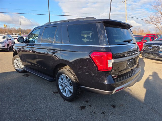 Certified 2024 Ford Expedition XLT image 7