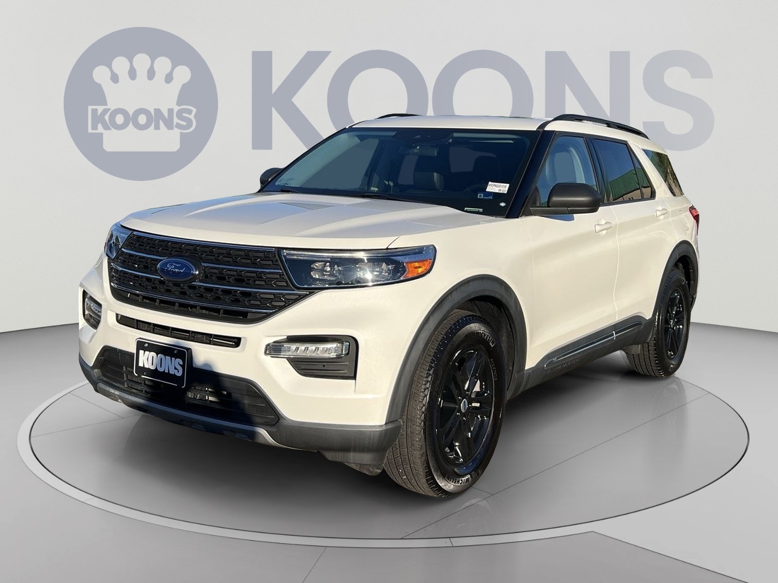 Certified 2022 Ford Explorer XLT w/ Equipment Group 202A AWD/4WD image 1