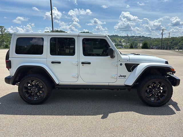 Used 2025 Jeep Wrangler Unlimited Sahara AWD/4WD image 5