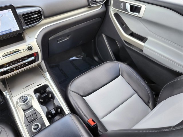 Certified 2022 Ford Explorer XLT w/ Equipment Group 202A image 15