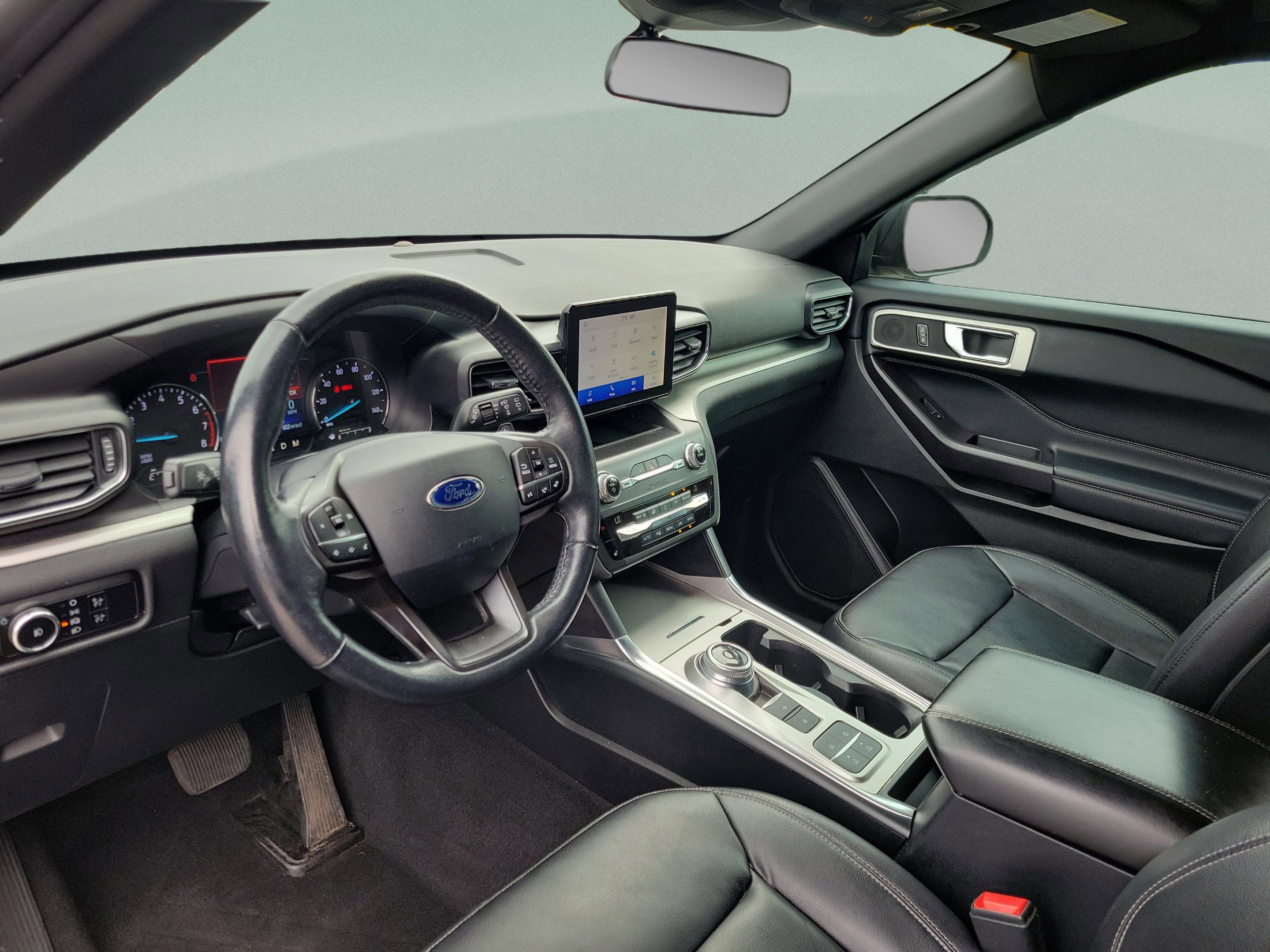 Certified 2020 Ford Explorer XLT w/ Equipment Group 202A image 7