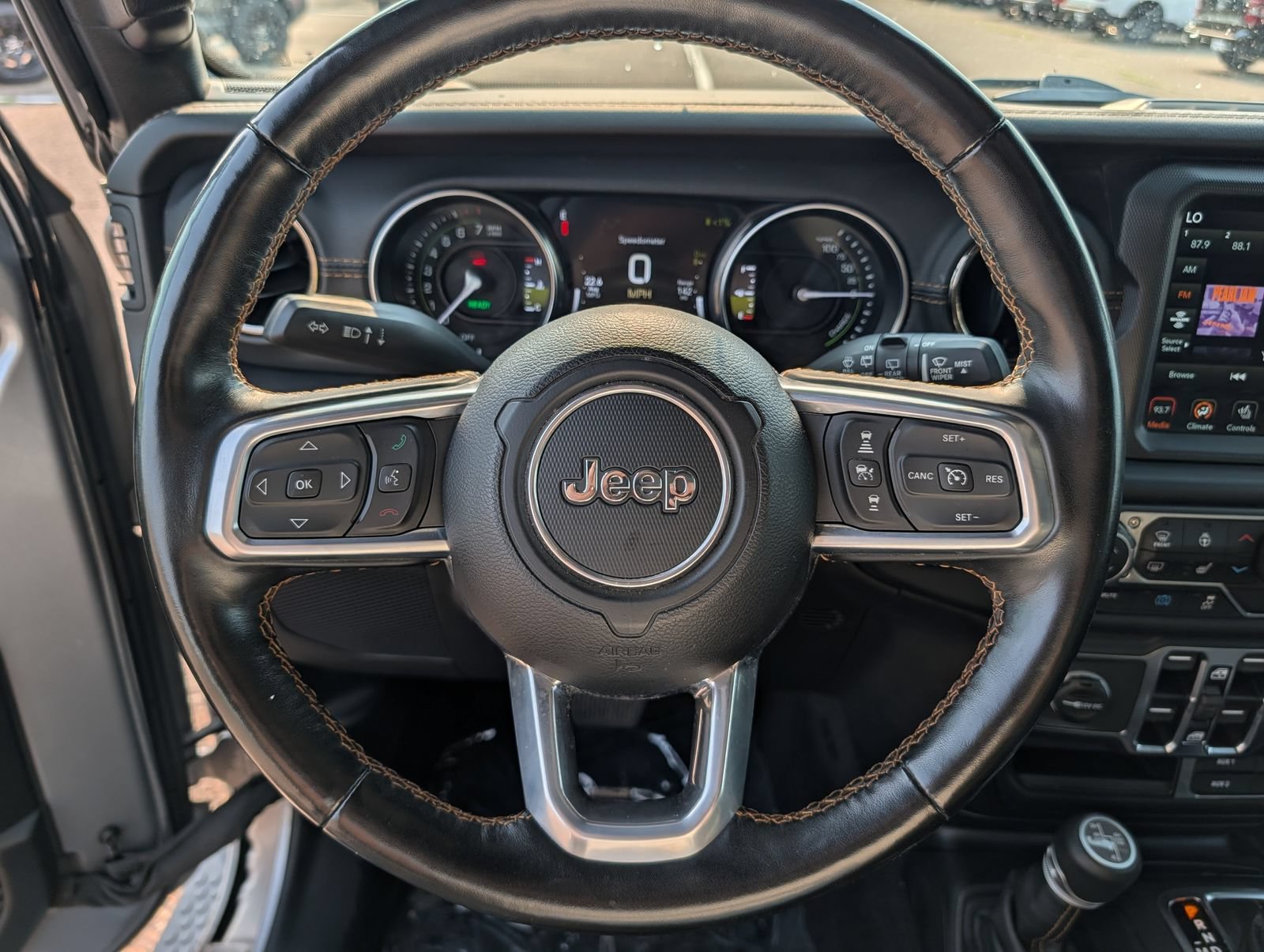 Used 2021 Jeep Wrangler Unlimited Sahara AWD/4WD image 31