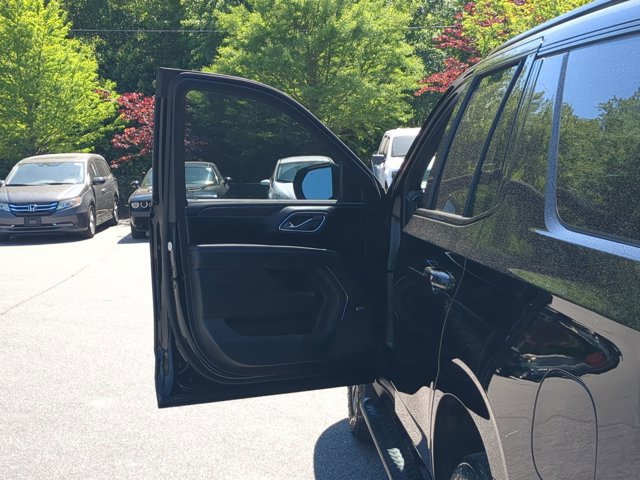 Used 2023 Chevrolet Tahoe Z71 w/ Luxury Package image 14