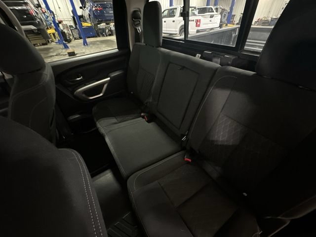 Used 2018 Nissan Titan SV AWD/4WD image 30