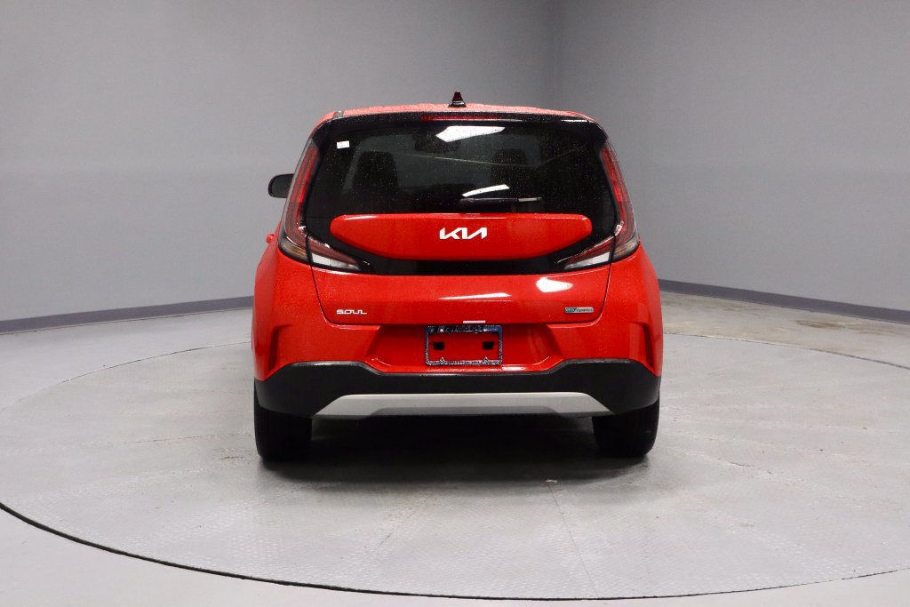 Used 2025 Kia Soul EX FWD image 11