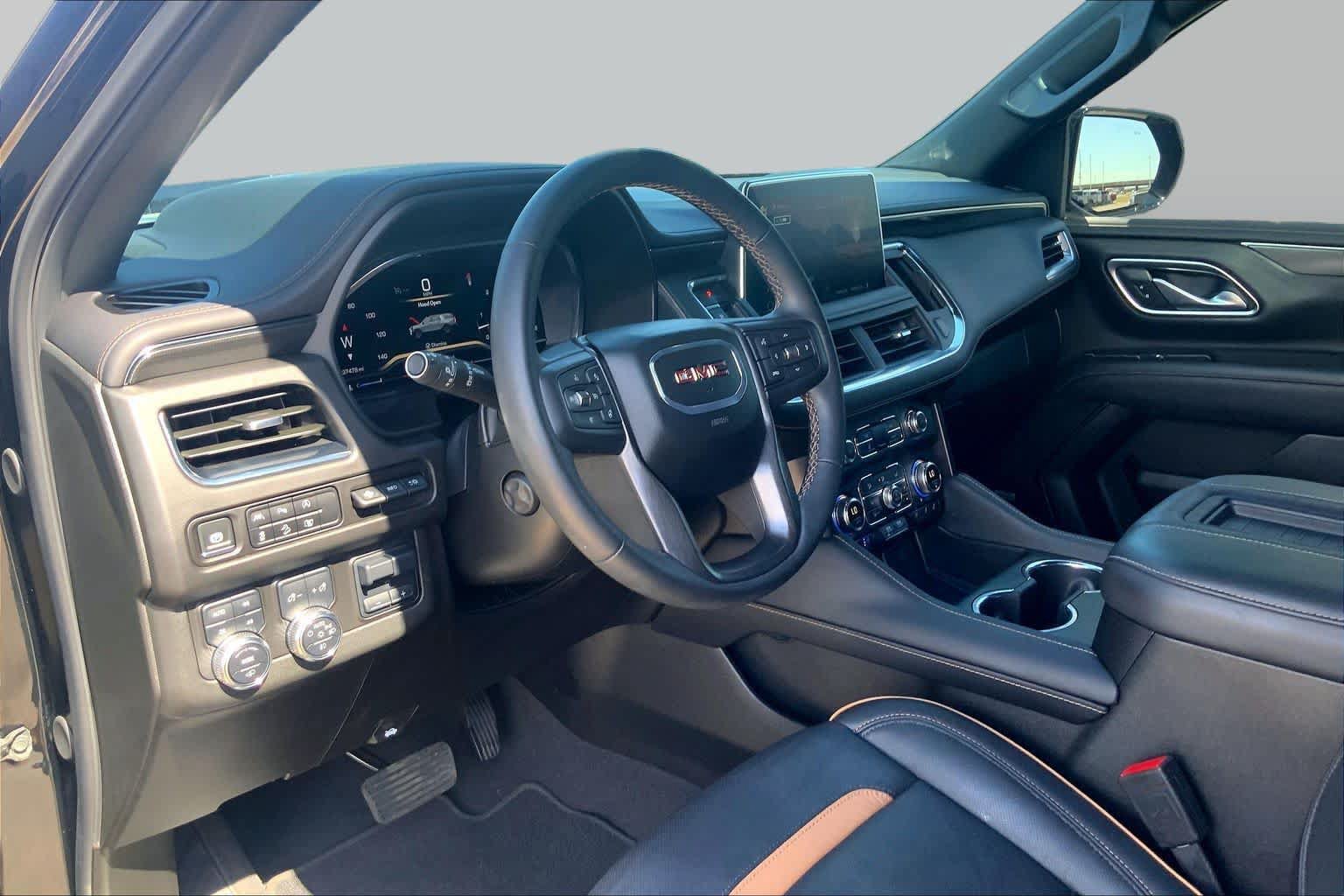 Used 2024 GMC Yukon AT4 w/ AT4 Premium Plus Package AWD/4WD image 18