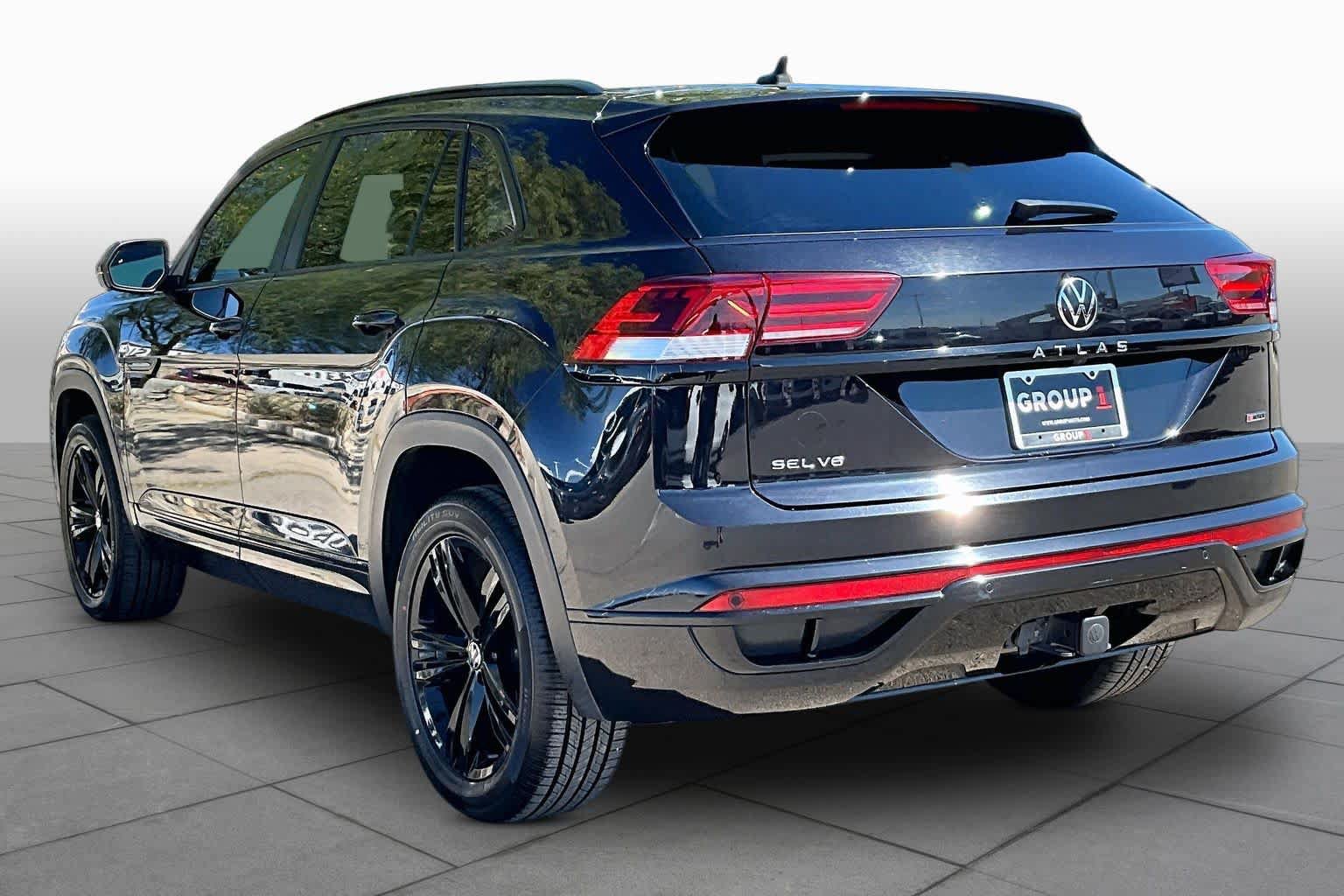 Used 2022 Volkswagen Atlas Cross Sport SEL R-Line AWD/4WD image 12