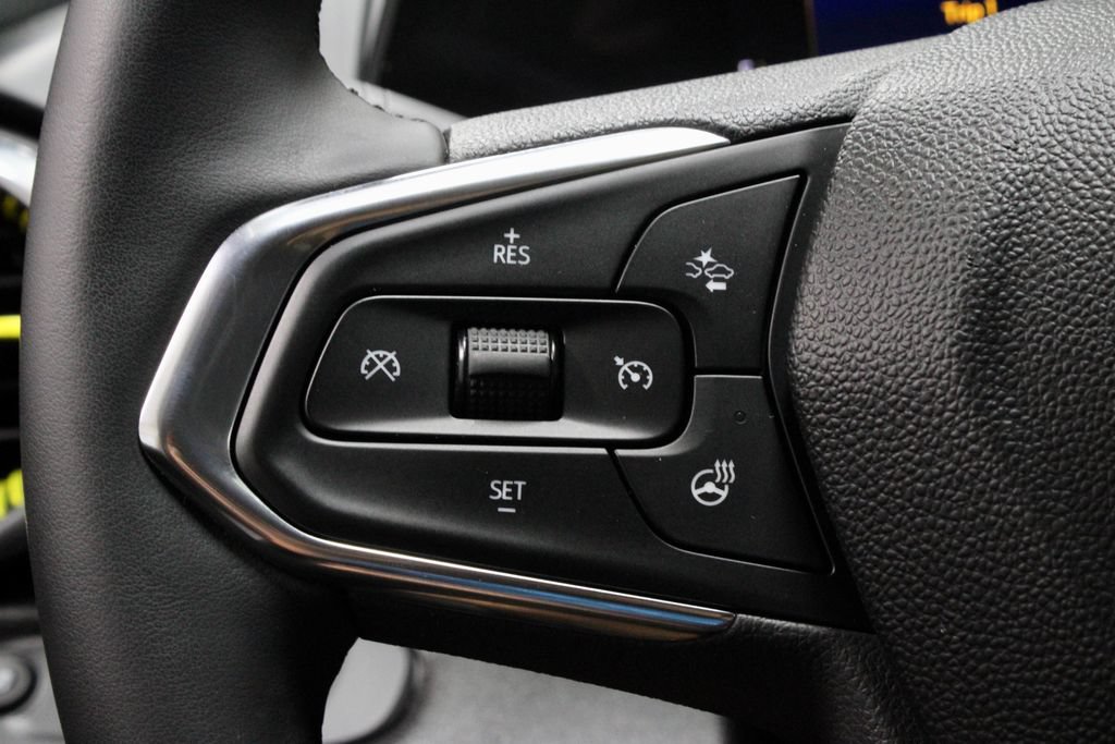 Used 2025 Chevrolet Trax ACTIV w/ Sunroof Package FWD image 26